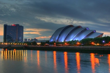 Glasgow bei Nacht